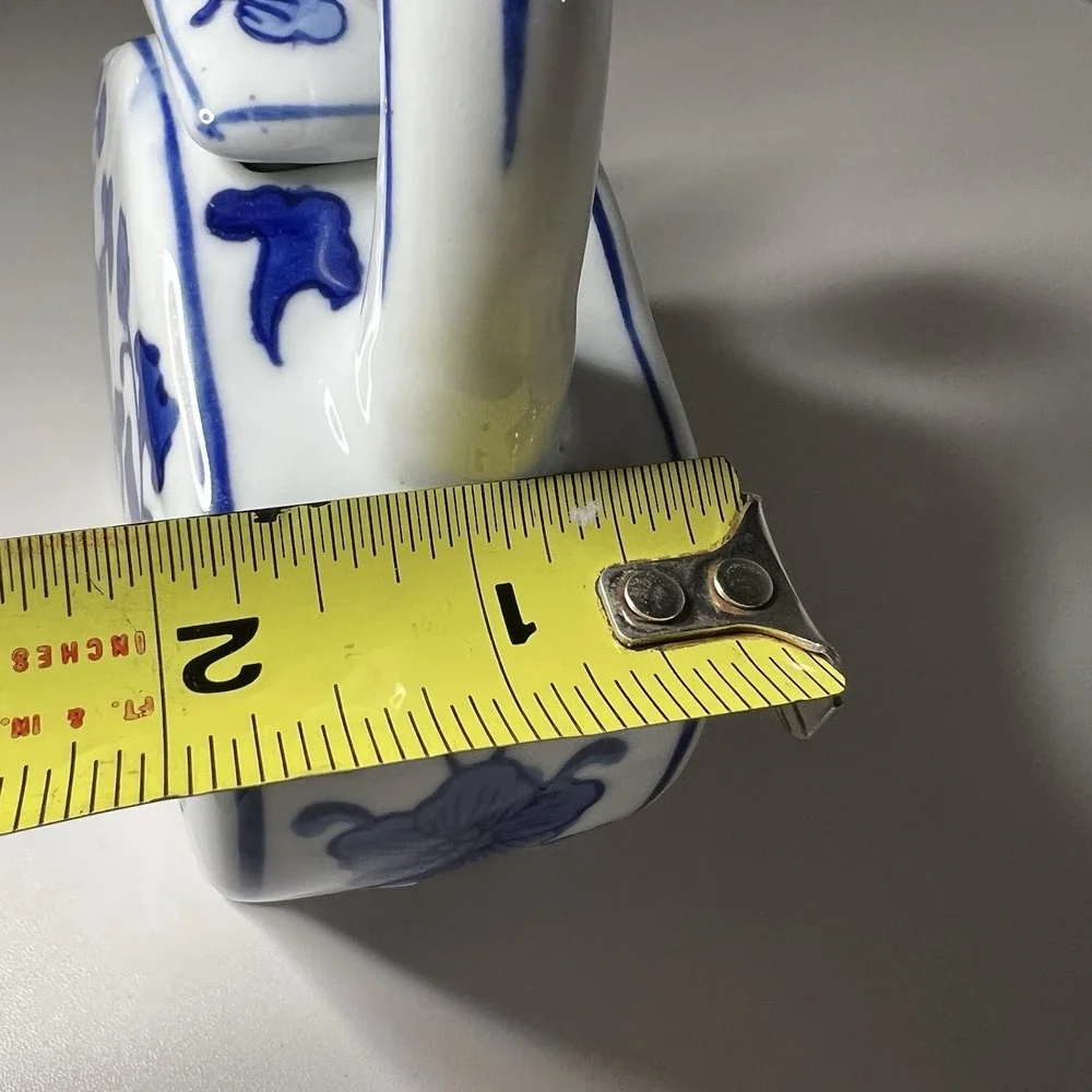 Vtg Chinoiserie Asian Oriental Blue and White Floral Ceramic Porcelain Teapot 6